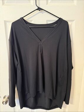 Lululemon V Neck Size 12